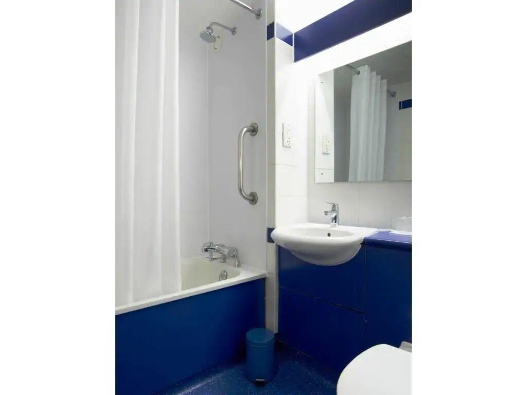 Travelodge Inverness Fairways Buitenkant foto