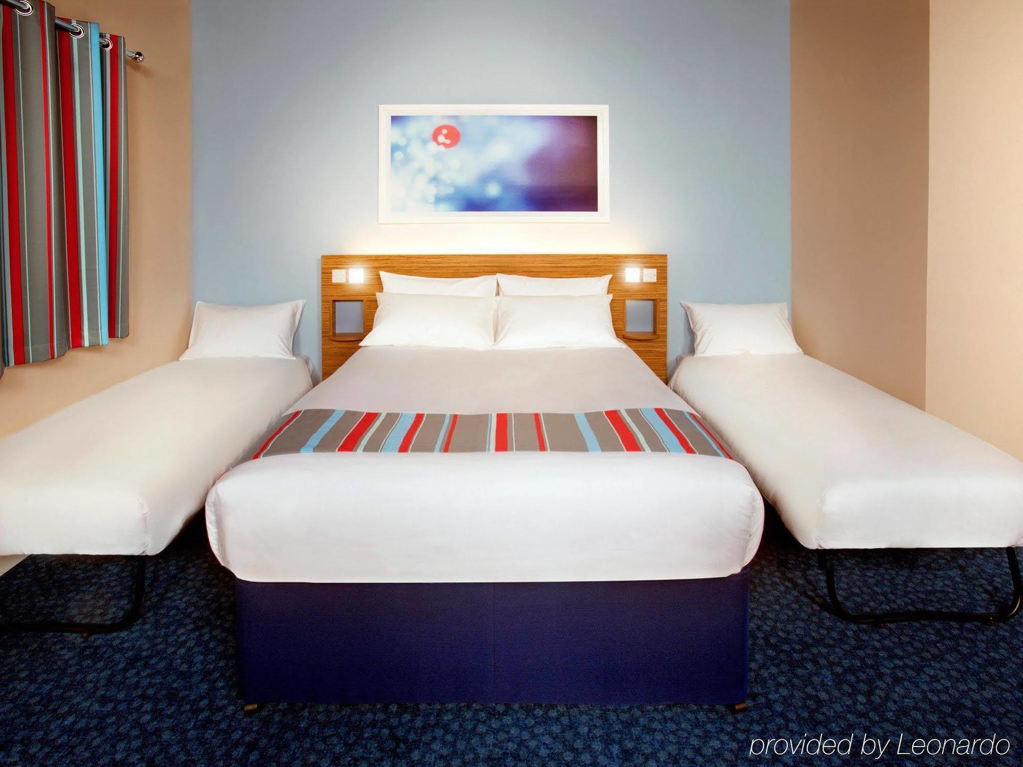 Travelodge Inverness Fairways Buitenkant foto