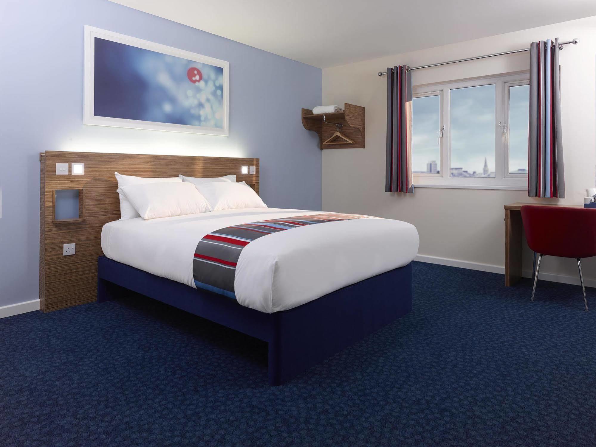Travelodge Inverness Fairways Buitenkant foto