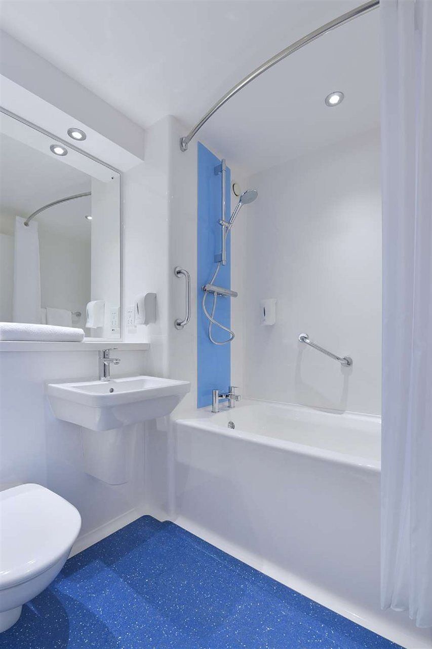 Travelodge Inverness Fairways Buitenkant foto